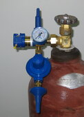 Насадка для баллона Precision Plus оснащенная клапаном с наклонной ручкой / Precision Plus with Tilt