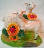 Копилка полистоун 2 овечки в цветах 13*11 см 14013